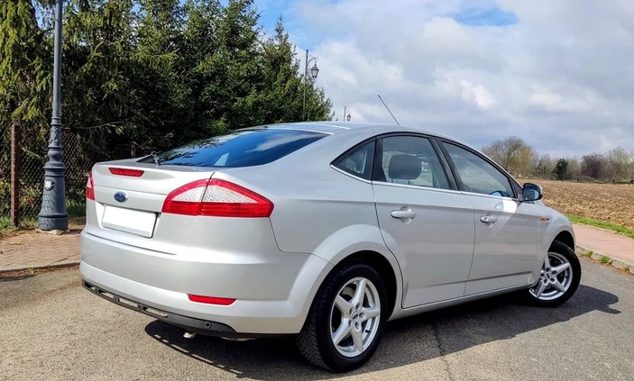 Ford Mondeo cena 27700 przebieg: 150000, rok produkcji 2009 z Ciechocinek małe 742